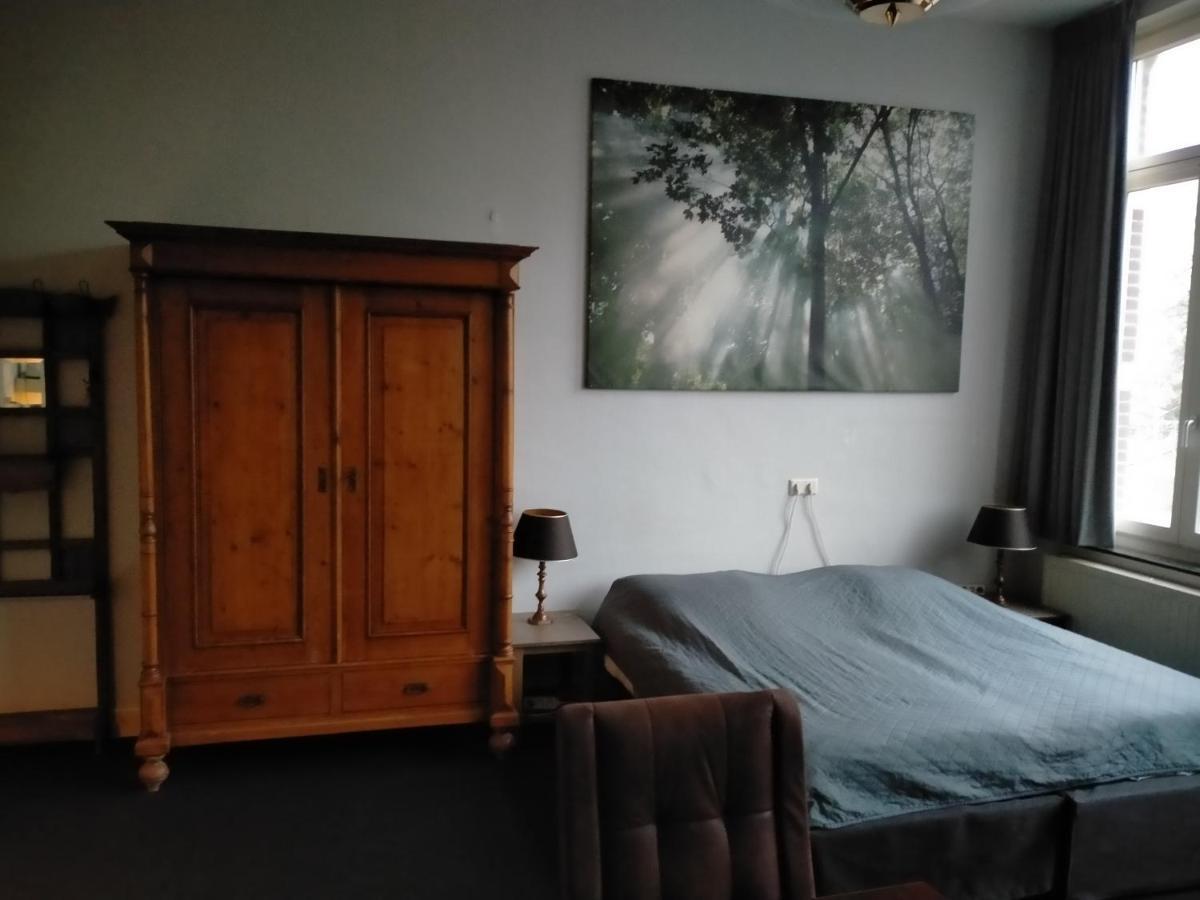 Op De Burg Bed & Breakfast Венло Екстериор снимка