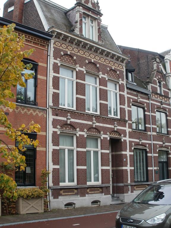 Op De Burg Bed & Breakfast Венло Екстериор снимка