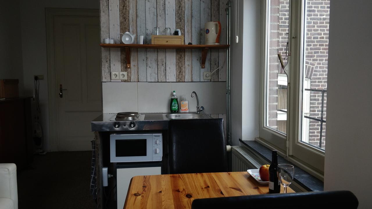 Op De Burg Bed & Breakfast Венло Екстериор снимка