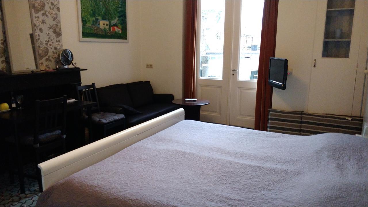 Op De Burg Bed & Breakfast Венло Екстериор снимка